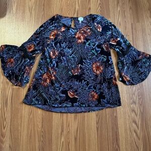 Cupio Floral Bell Burnout Velvet Flutter Bell Sleeve Women's‎ Top size L